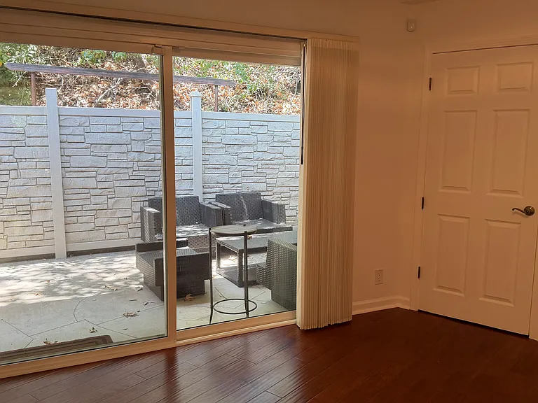 1385 Greenmont Dr — Photo 22