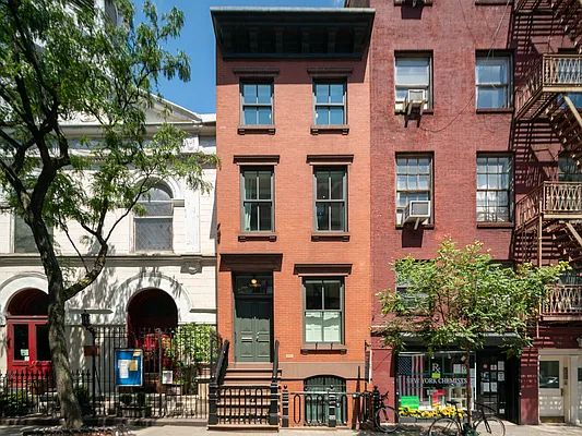 Sold by Douglas Elliman | media 16