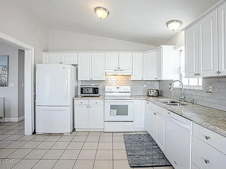 3 bed, 1300 sqft, $4,000 — Photo 2