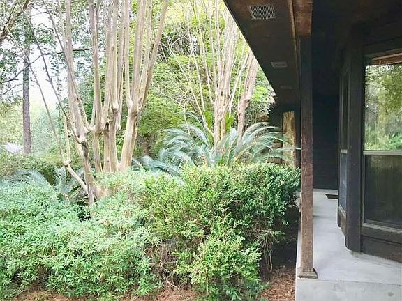 3rd image of 1047 Fleming Dr