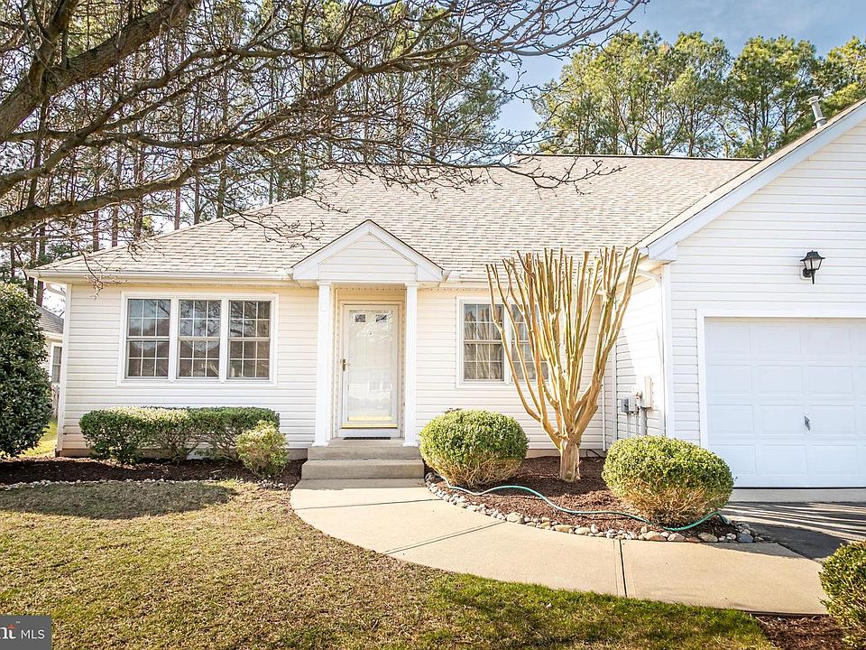 1st image of 1048 E Schumaker Manor Dr