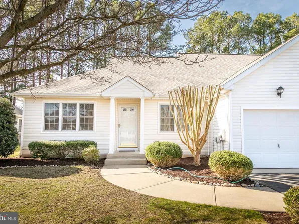 1048 E Schumaker Manor Dr, Salisbury, MD 21804