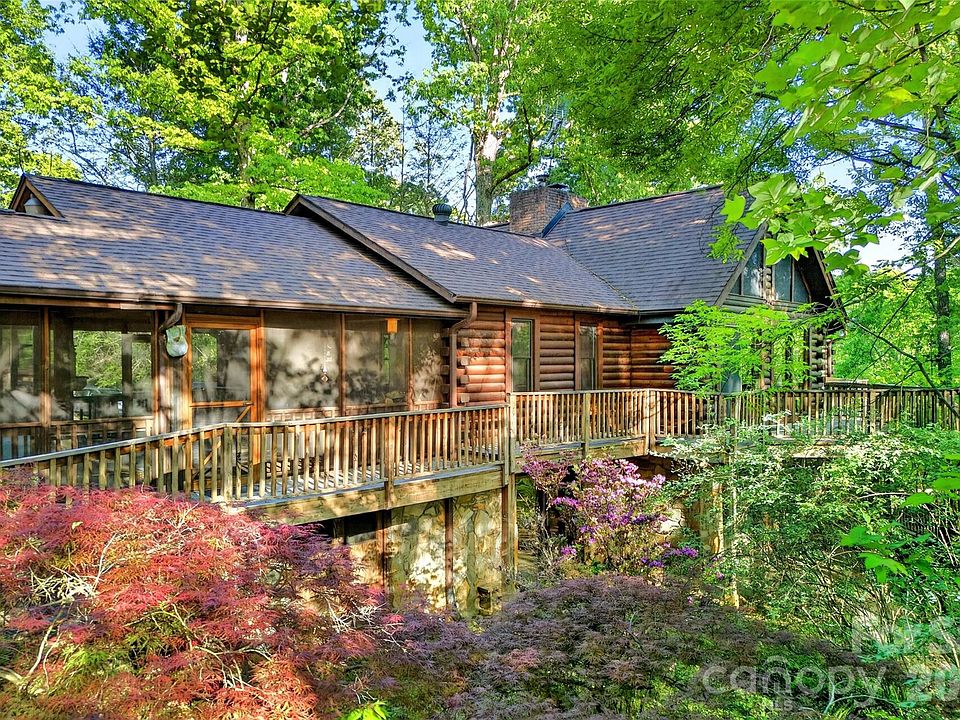 1st image of 221 Hammer Hollow Dr