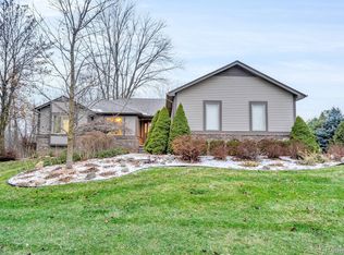 4940 Sandhill Rd, Almont, MI 48003
