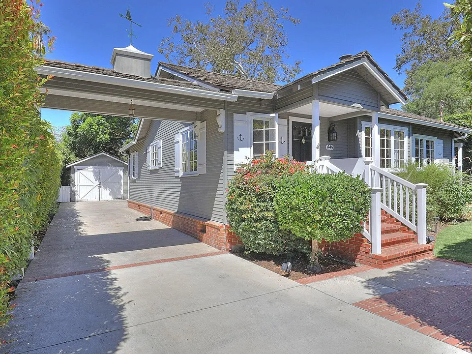 445 Lemon Grove Ln