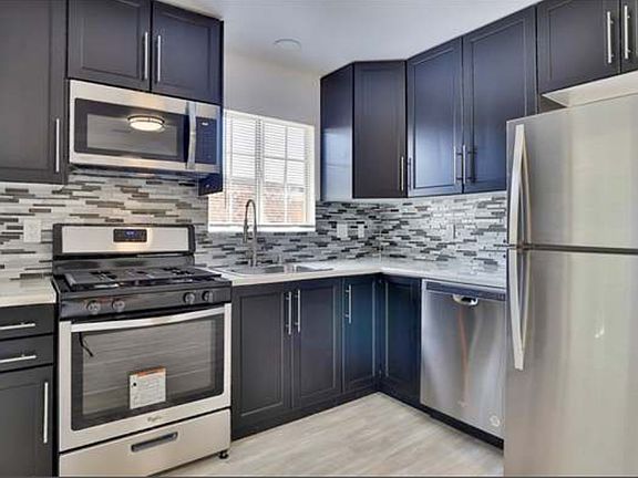 3rd image of 6226 Bagley Ave