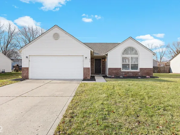 626 Port Dr, Avon, IN 46123