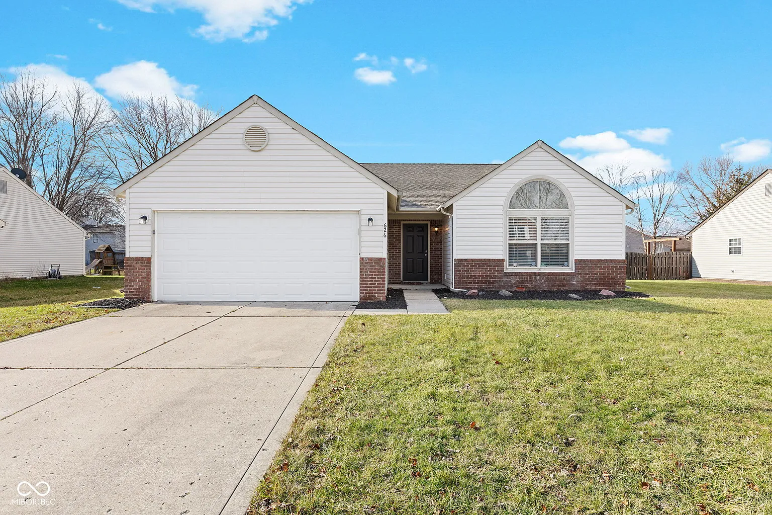 626 Port Dr photo 1