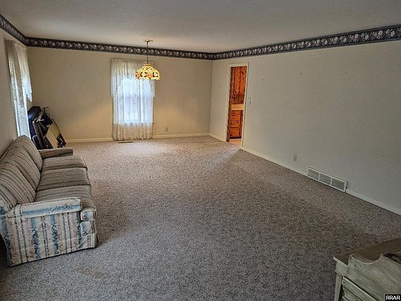 2nd image of 1006 Woodlawn St