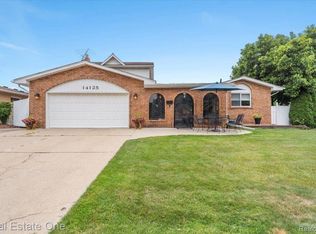 14125 Williamsburg Dr, Riverview, MI 48193