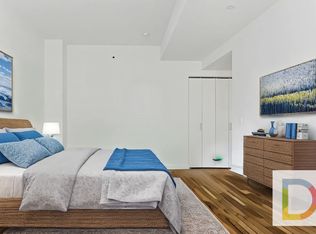 1049 2nd Ave APT 4, New York, NY 10022