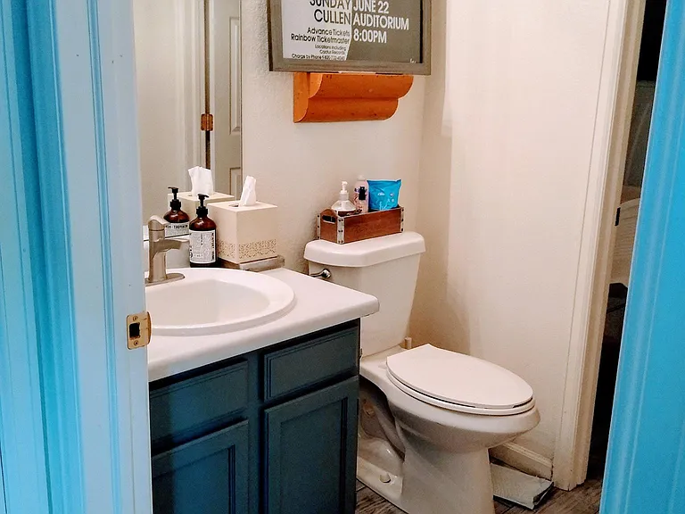 Powder room