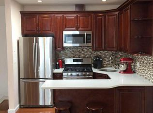 6273 60th Dr, Maspeth, NY 11378