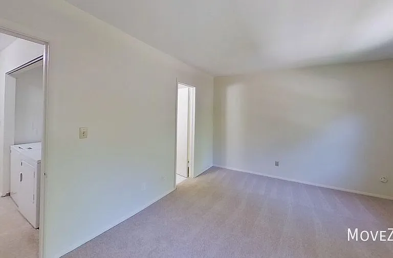 5805 Nottoway Ct #D — Photo 29