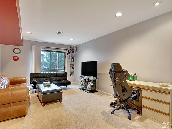 5th image of 3805 Birchwood Ct