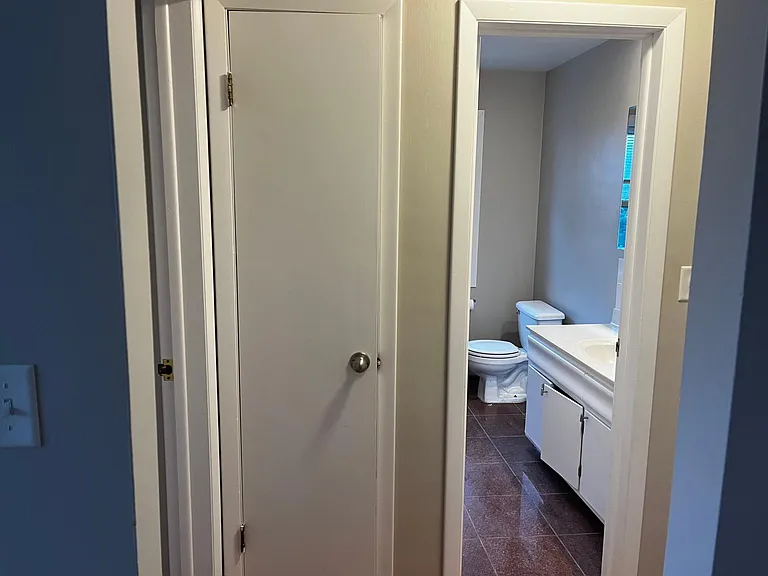 421 Burlington Ave #2 — Photo 12