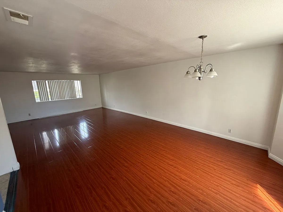 Building Photo - 818 S Ramona St #B