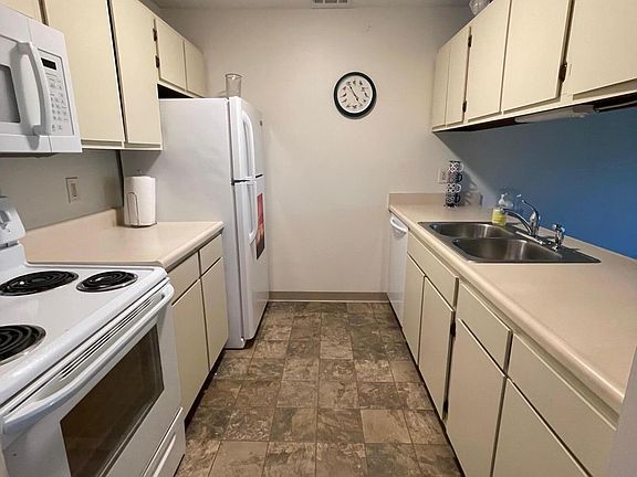 4th image of 1555 W Pond Dr APT 31