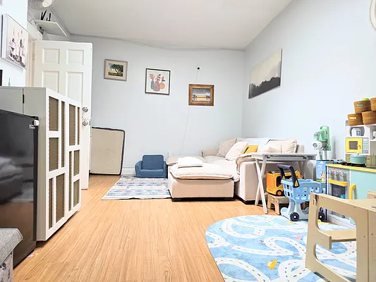 Rented by NYC REALTY GROUP 693 | media 21