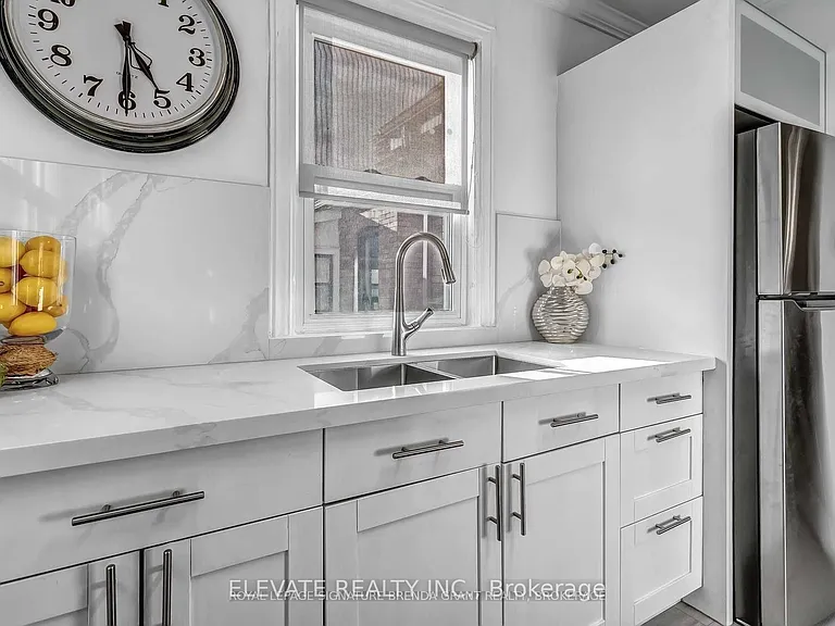 25 Temple Ave — Photo 11