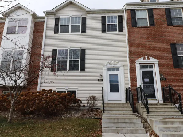 1728 Riverside Dr, Shakopee, MN 55379