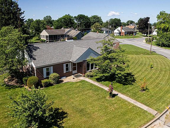 2nd image of 5 Orchard Cir