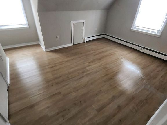 2nd image of 36 Norfolk St #2