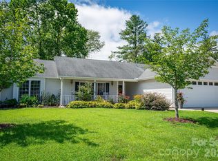 60 Southchase Dr, Fletcher, NC 28732
