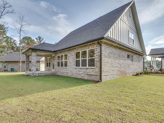 Representative floor plan. Colors and finishes may vary.