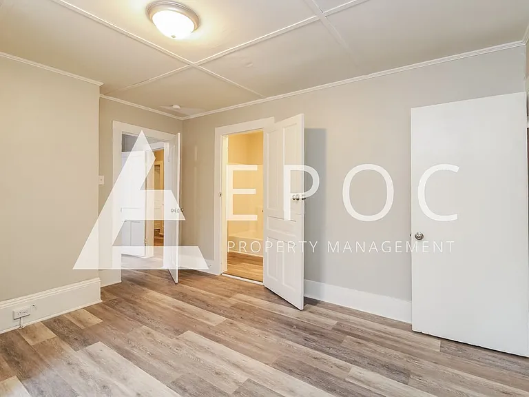 836 E Devonshire St — Photo 14