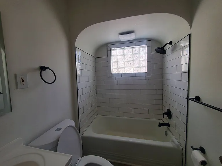 13407 Puritas Ave — Photo 18