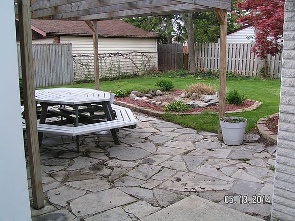 2nd image of 38743 Beecher Dr
