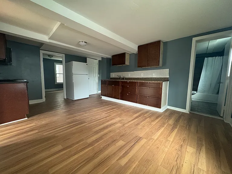 1496 Iranistan Ave #1L — Photo 3
