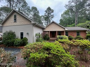210 Merion Cir, Pinehurst, NC 28374