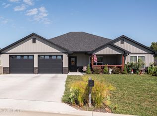 5318 Thornridge Dr, Jefferson City, MO 65109