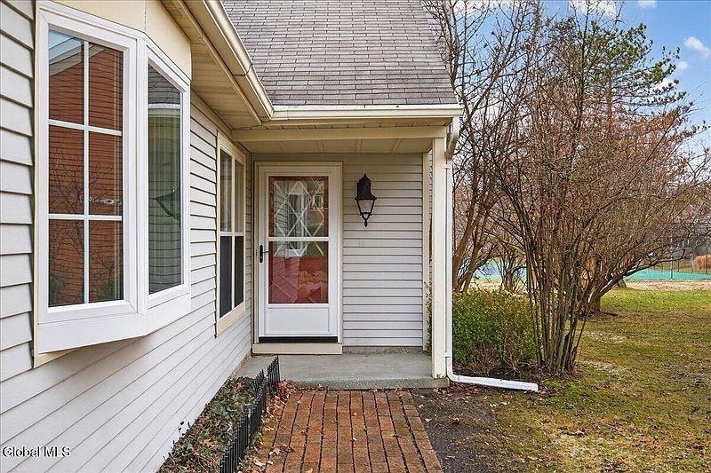 3rd image of 41 Commonwealth Drive