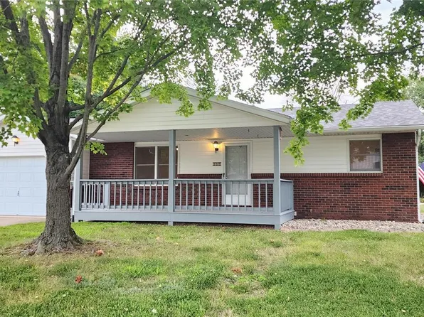 105 Laurelwood Dr, Bethalto, IL 62010