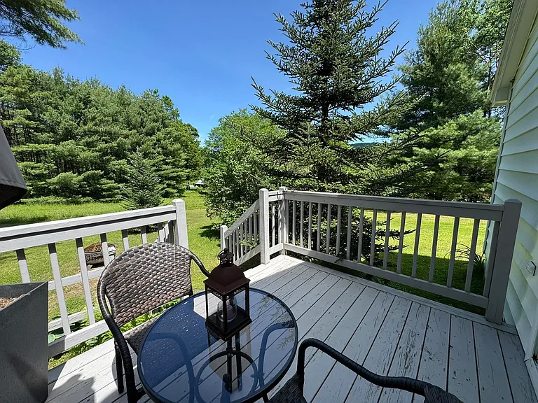 56 Cemetery Rd — Photo 12