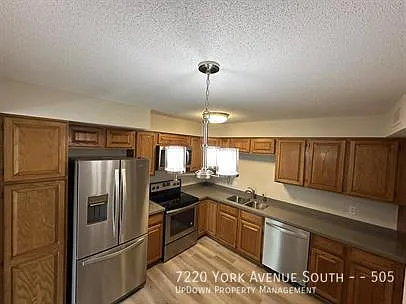 7220 York Ave S #505 — Photo 7