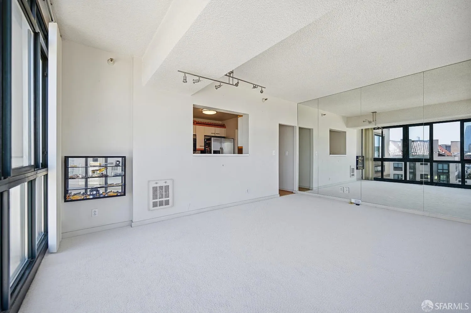 1 Daniel Burnham Ct APT 1018 - Photo 6