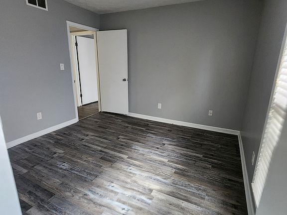 5th image of 3120 Seven Pines Ct NW Unit 303-1