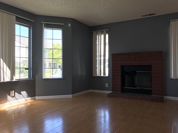 4th image of 1556 Shumaker Way