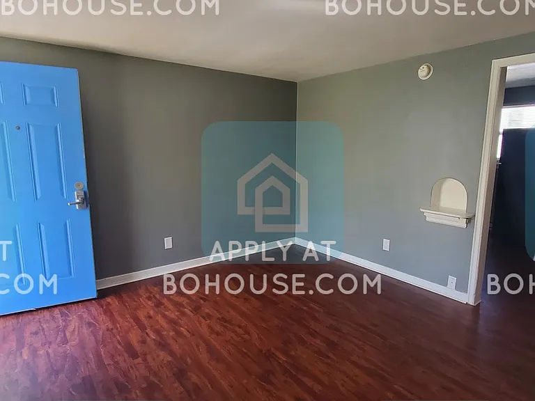 3014 McArthur — Photo 6