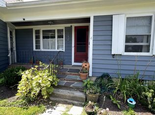 4 Meadow Ln, Dover, NH 03820