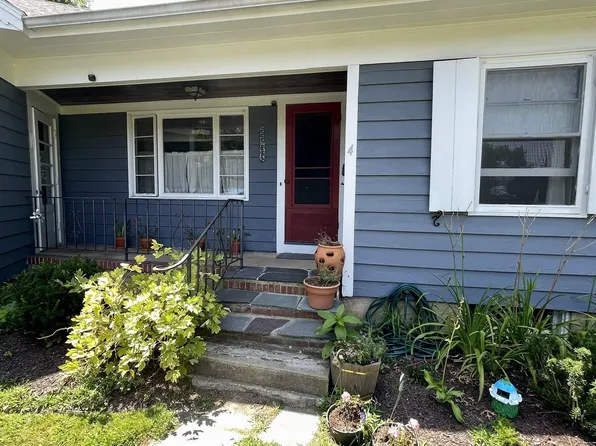 4 Meadow Lane, Dover, NH 03820