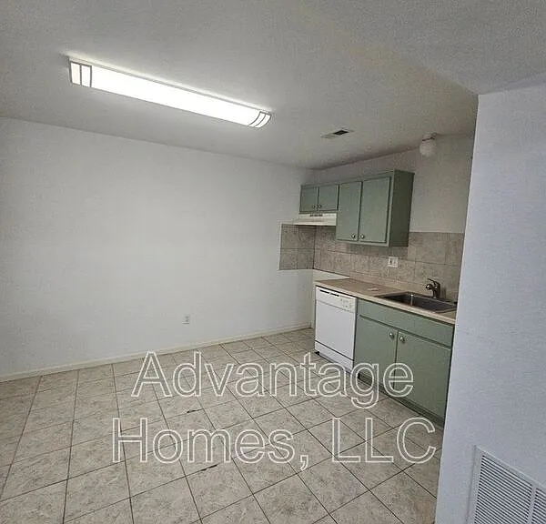 801 Johnson Cir #B — Photo 19