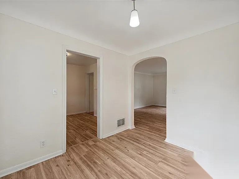 909 Turner Ave — Photo 6