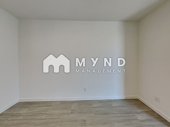 4th image of 16536 W Saguaro Park Ln