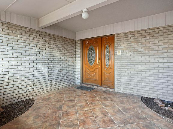 5th image of 10216 Montwood Dr
