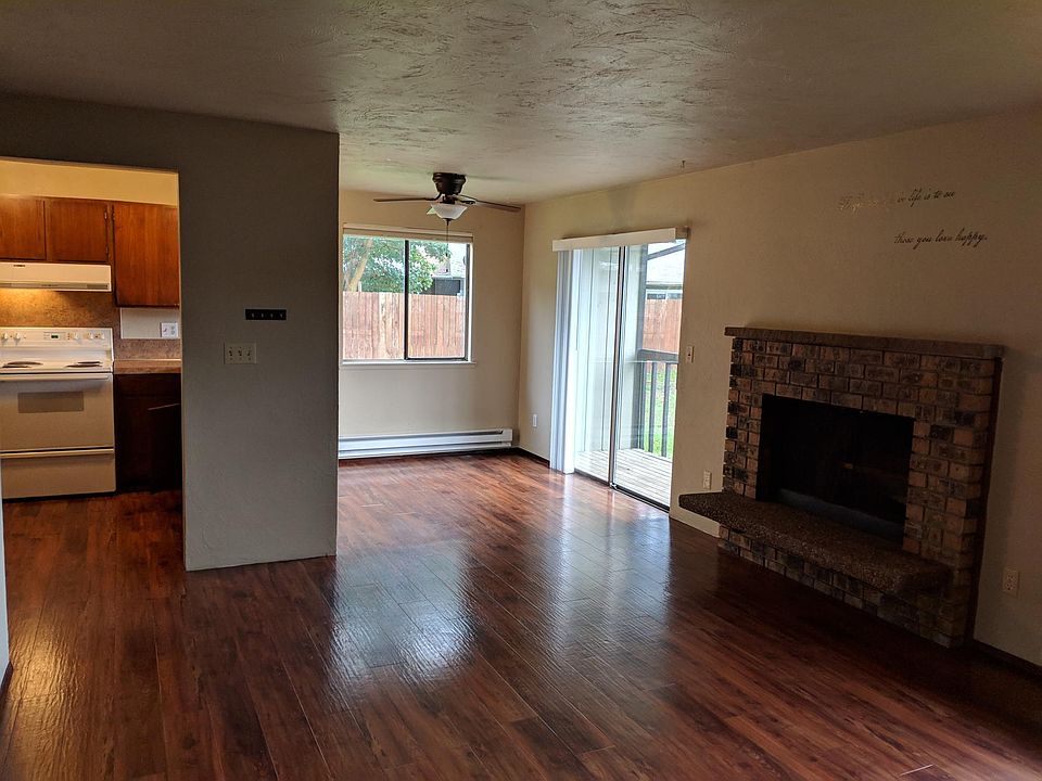 1st image of 62 E Prairie Ct